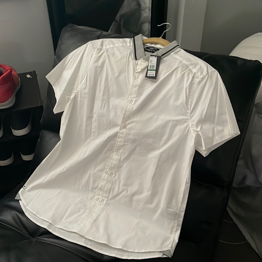 Brand new.  Men's Kenneth Cole Short Sleeve Shirt.  Large